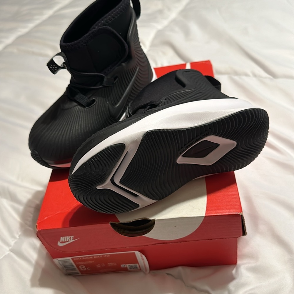 Nike boot - Picture 3 of 3